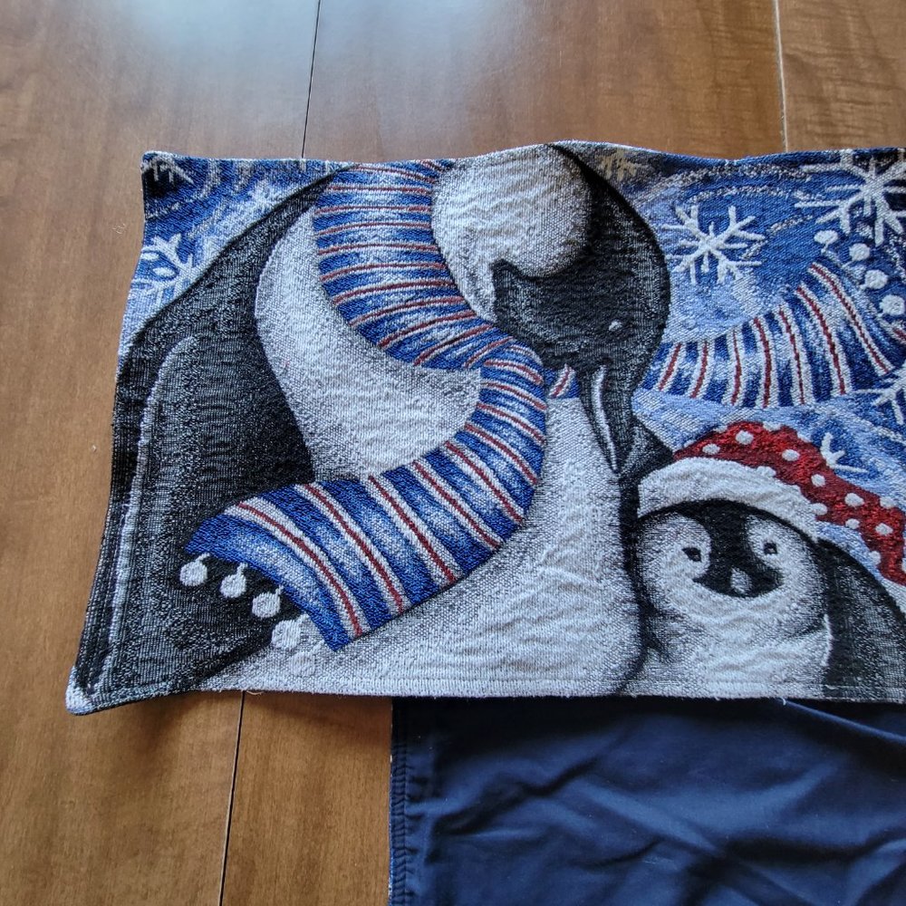 💚Penguin Placemats Winter Holiday Lot of 2 - Picture 3 of 4